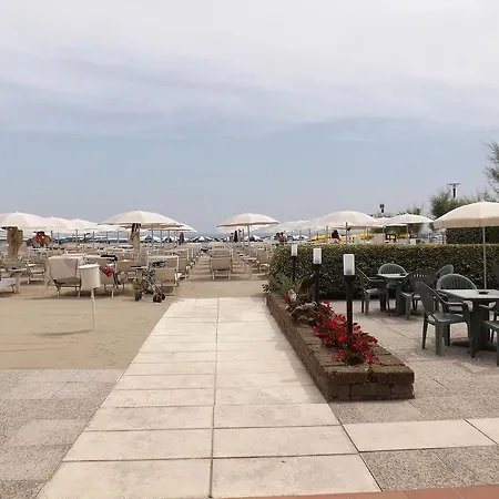 Vienna מלון 3*
